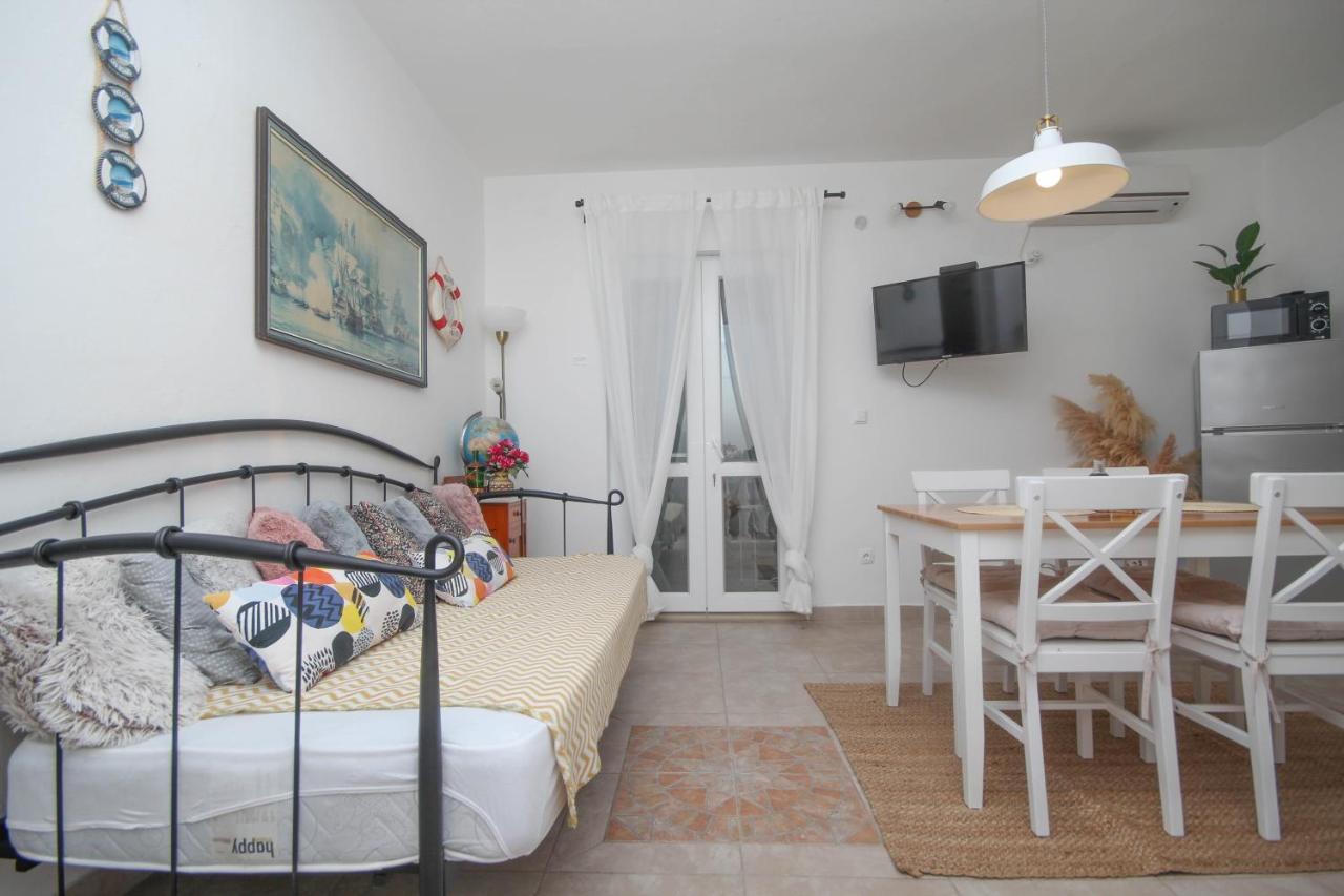 Lola'S Apartments Tribunj  Ngoại thất bức ảnh