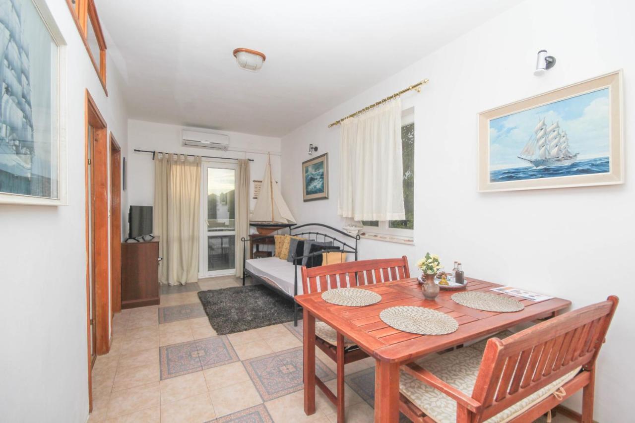 Lola'S Apartments Tribunj  Ngoại thất bức ảnh