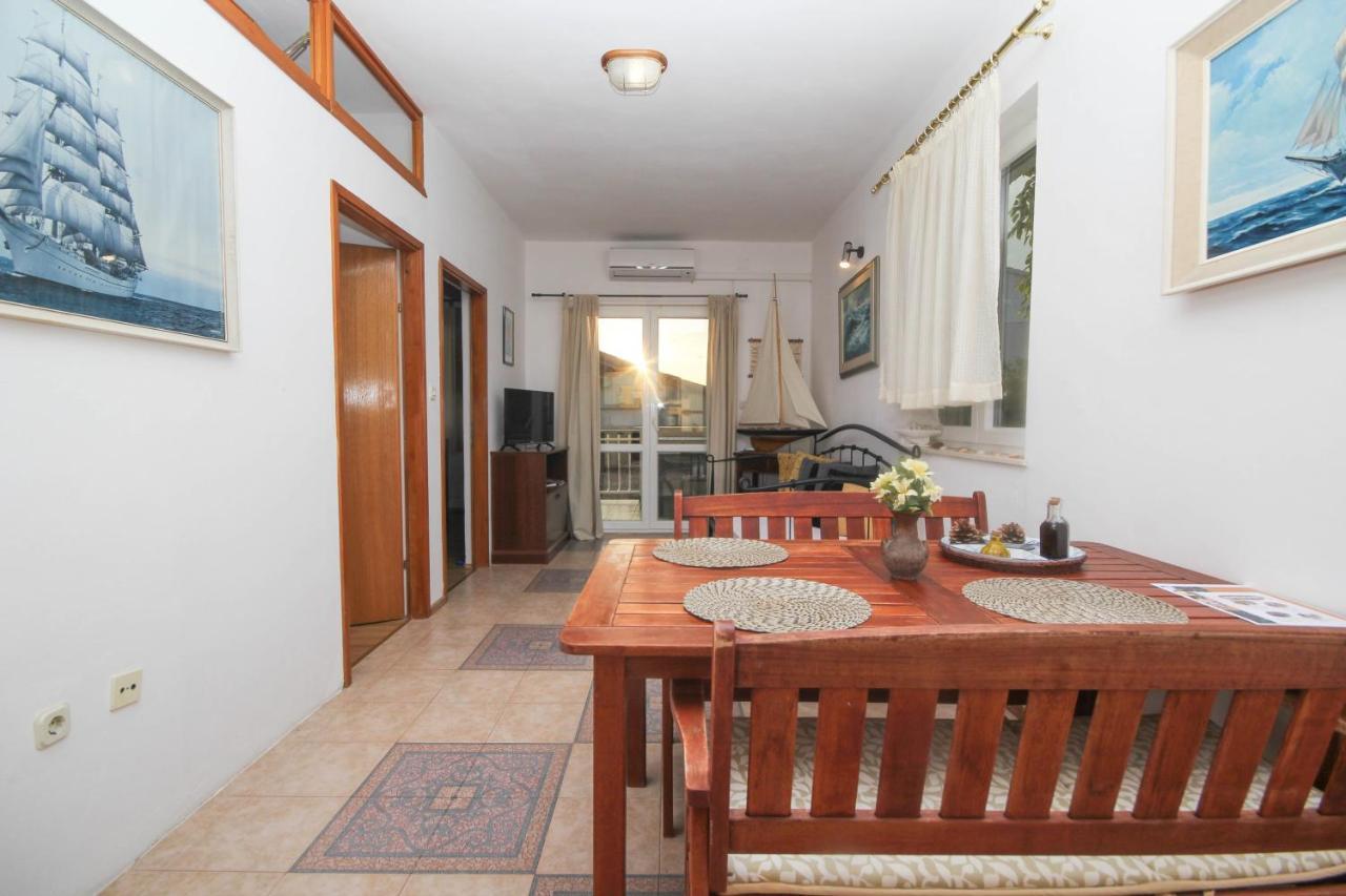 Lola'S Apartments Tribunj  Ngoại thất bức ảnh