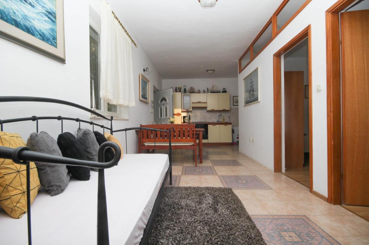 Lola'S Apartments Tribunj  Ngoại thất bức ảnh