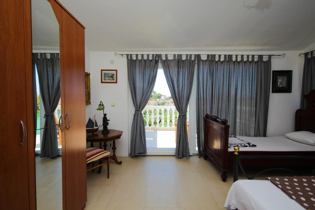Lola'S Apartments Tribunj  Ngoại thất bức ảnh