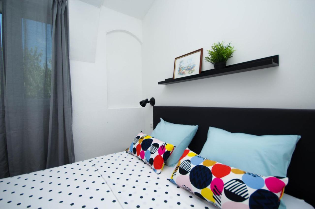 Lola'S Apartments Tribunj  Ngoại thất bức ảnh