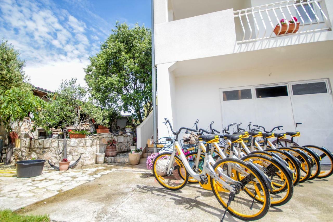 Lola'S Apartments Tribunj  Ngoại thất bức ảnh